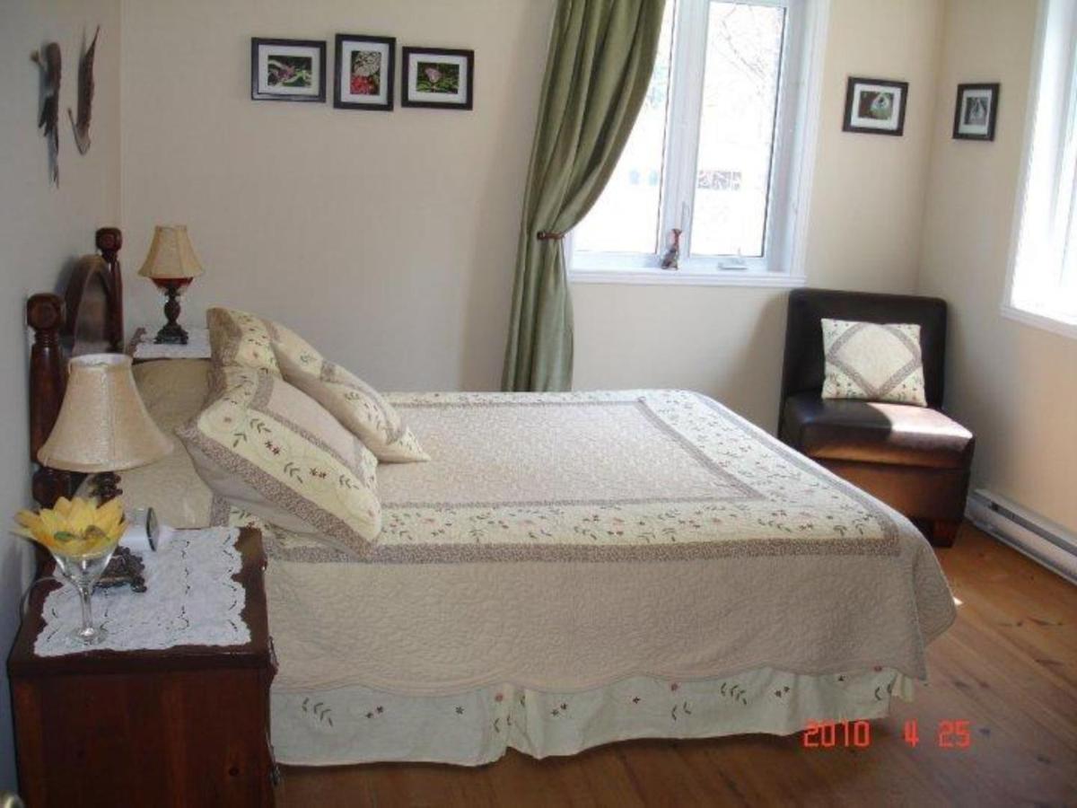 La Petite Douceur Bed & Breakfast Lac-Superieur Eksteriør bilde