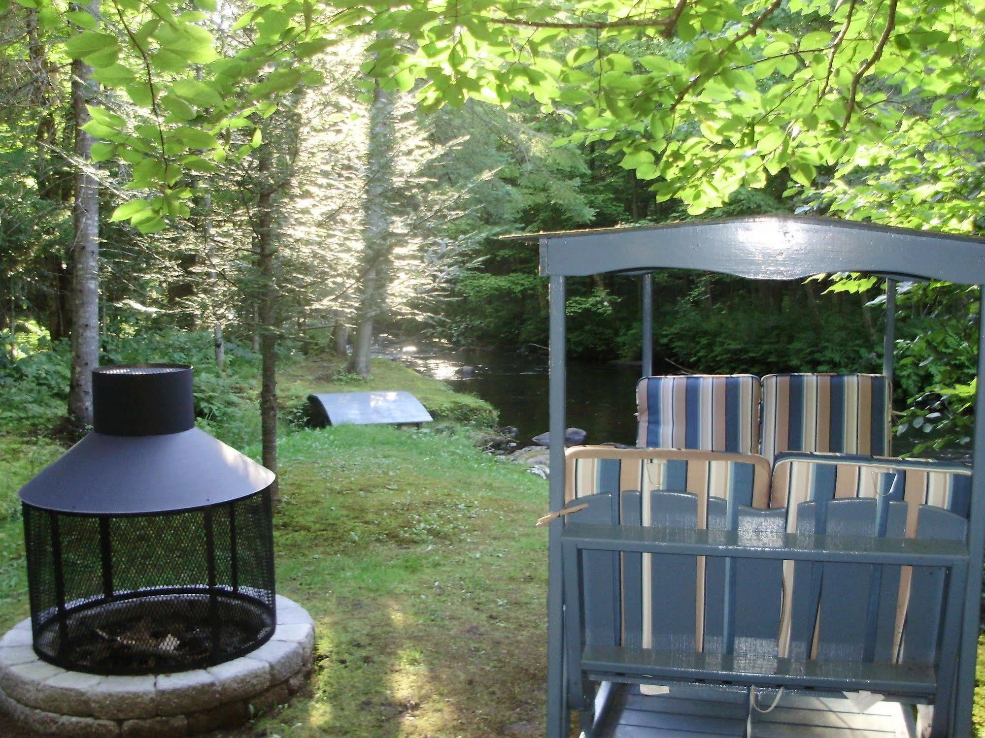 La Petite Douceur Bed & Breakfast Lac-Superieur Eksteriør bilde